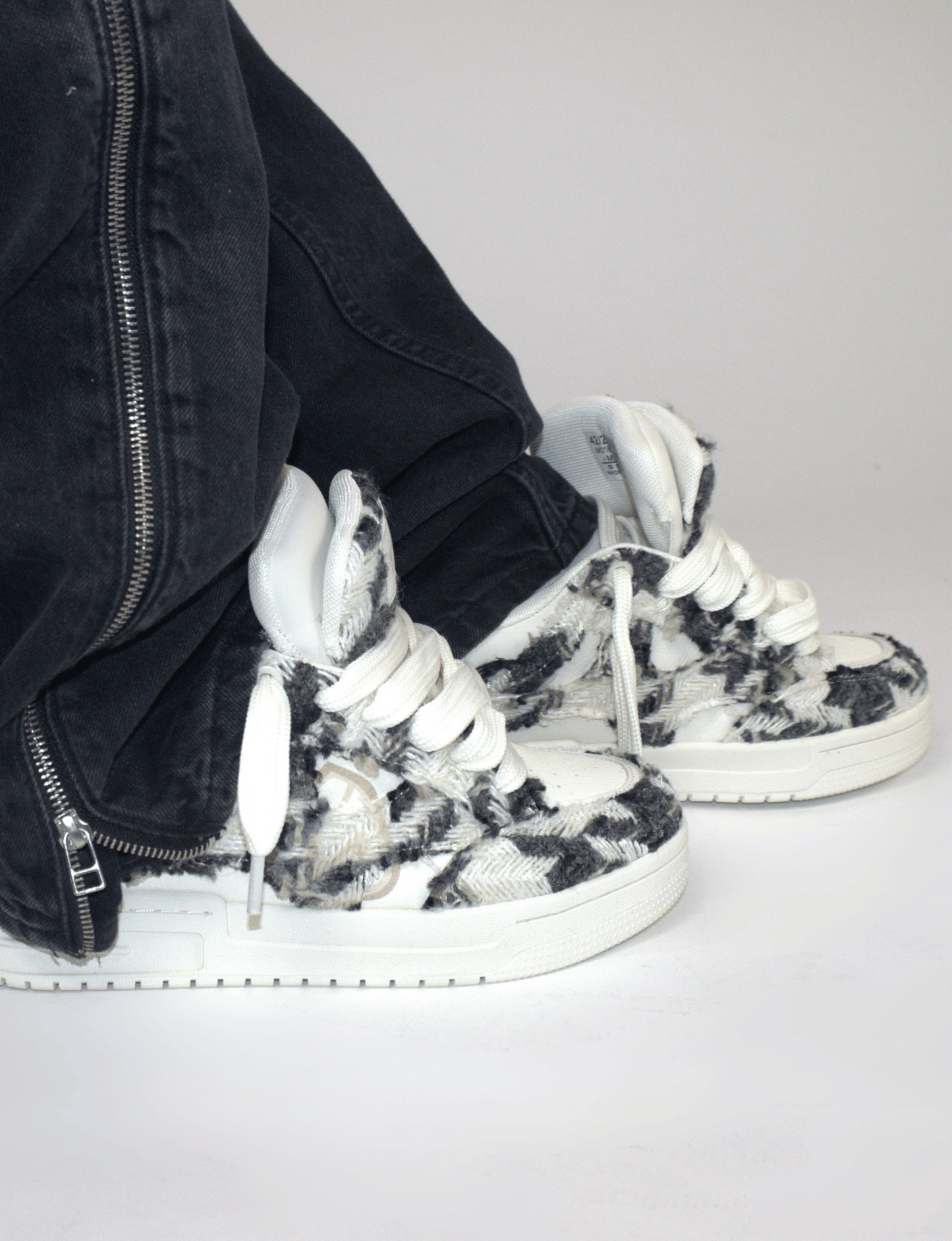 Wolf Double Tongue Sneakers