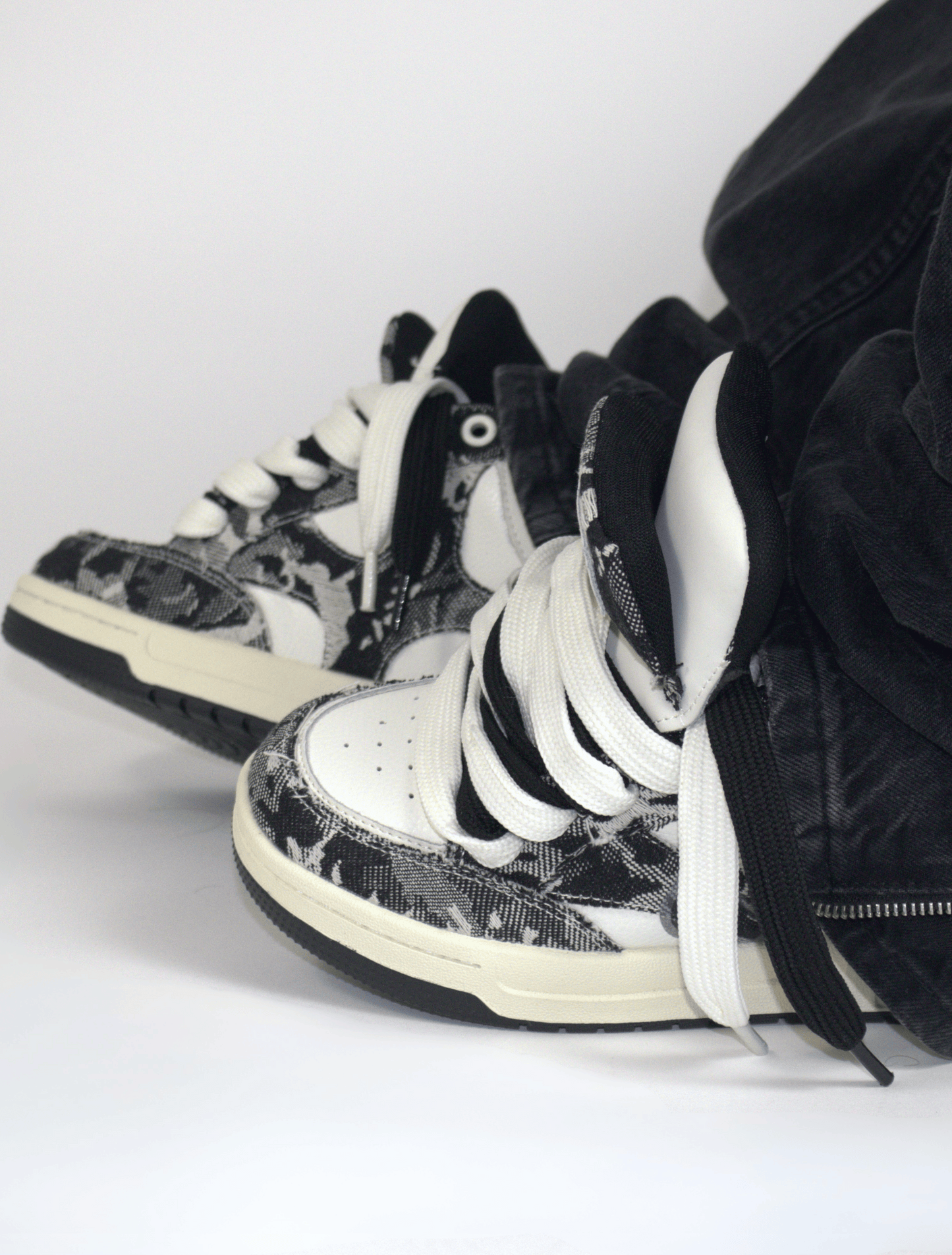 Venom Double Tongue Sneakers