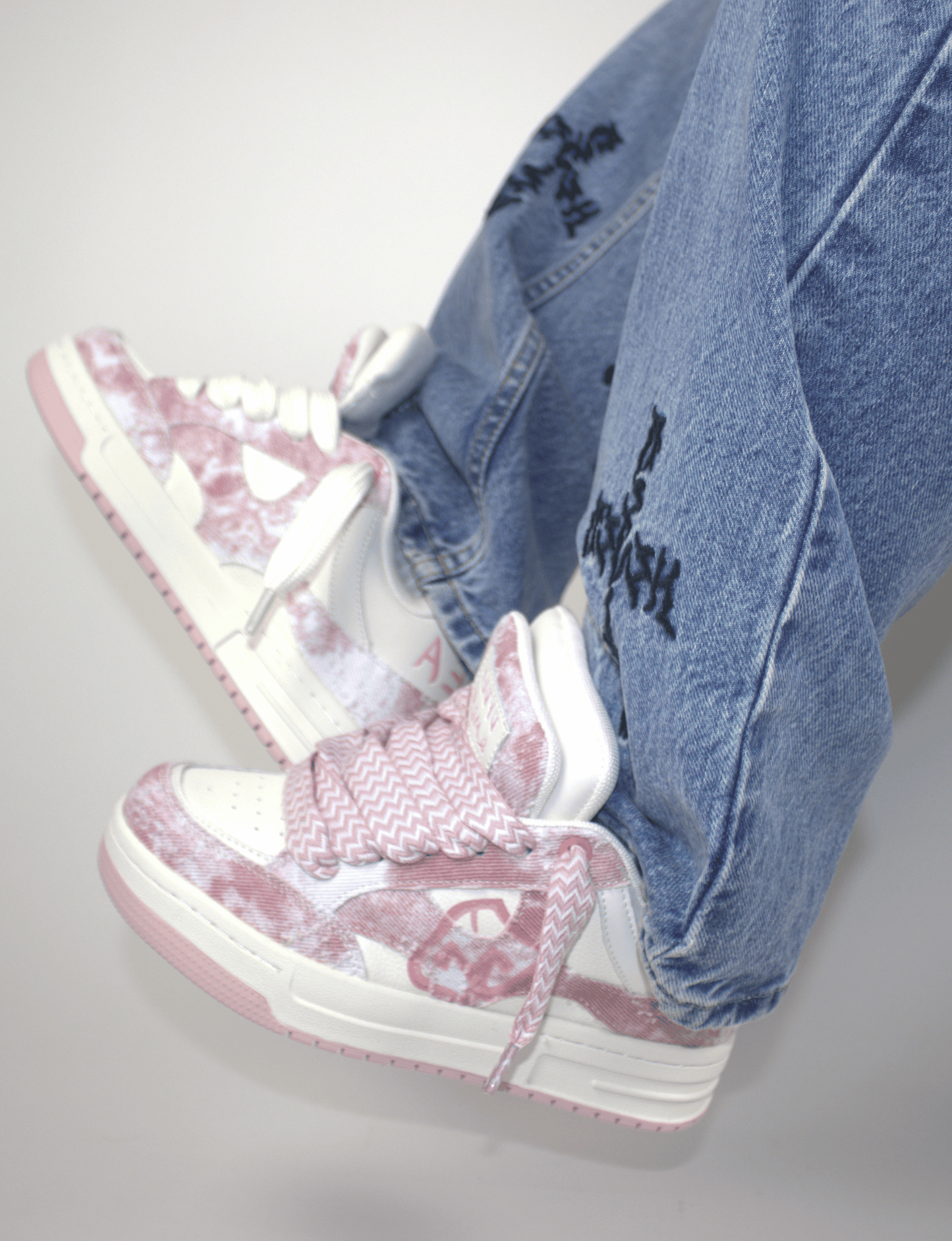 Rosa Sneakers mit Doppelzunge