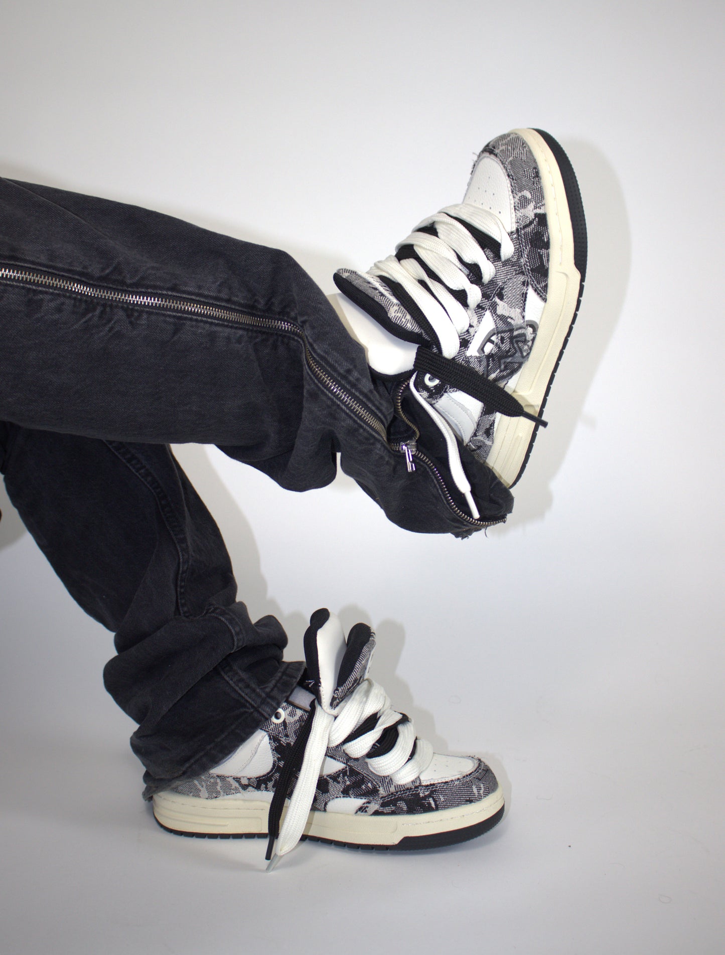 Venom Double Tongue Sneakers