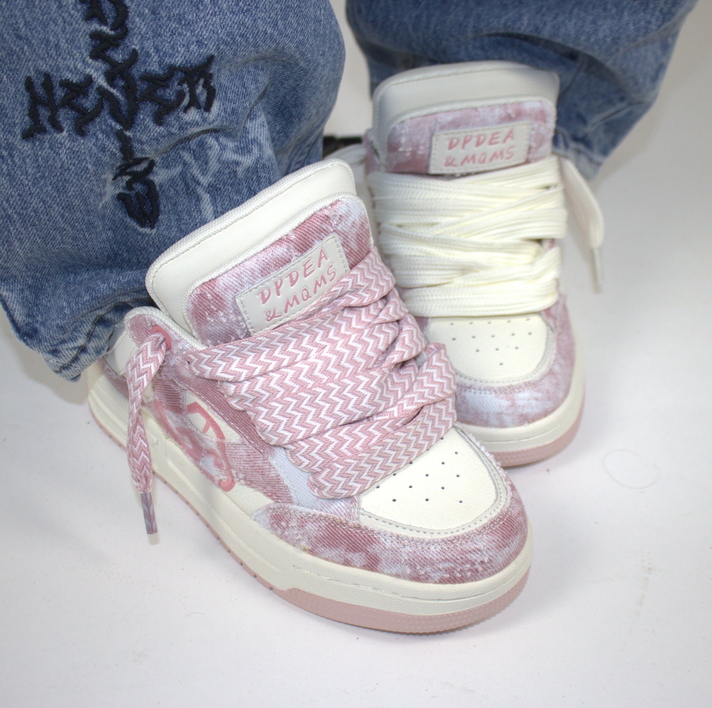 Rosa Sneakers mit Doppelzunge