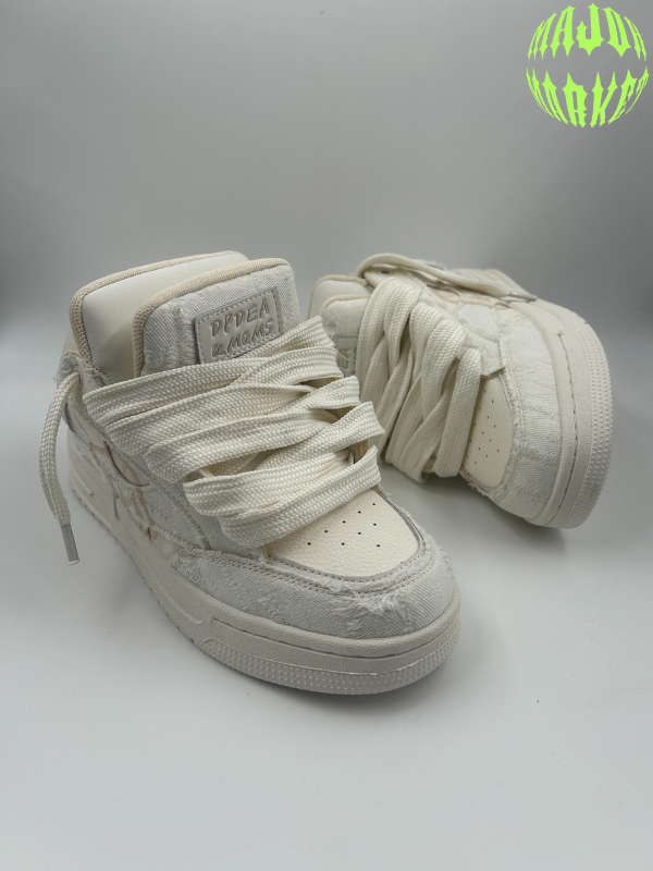 Sneakers con doppia linguetta